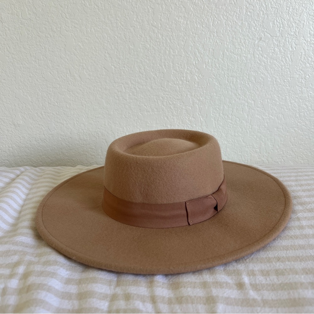 Forever 21 Women’s Tan Wide Brim Fedora Hat One Size